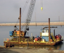 Aunt Mary submersible dredger