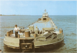 BB 700 barges