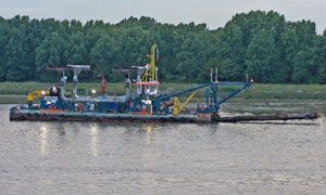 Faunus suction dredger barge loading