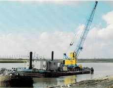 Wolter crane barge